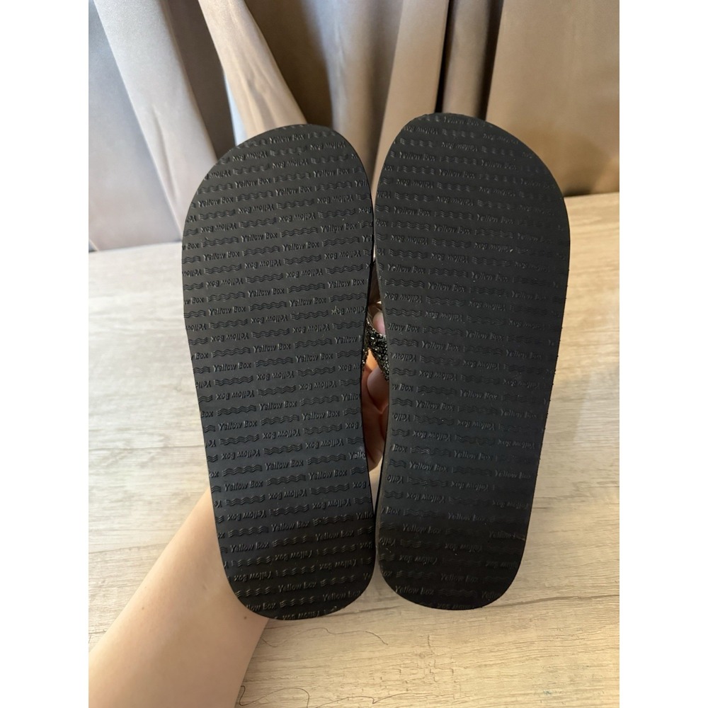 NEW Yellow Box Yellowbox Chamomile Flip Flops Size 7.5  Silver Sequins - Picture 7 of 7